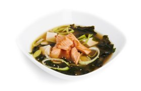 Мисо-суп с лососем, рисом и омлетом Тамаго